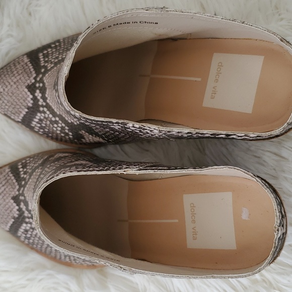 NWOT DOLCE VITA WOMENS SIZE 6 MULES / CLOGS . FAUX SNAKE SKIN - Picture 5 of 9